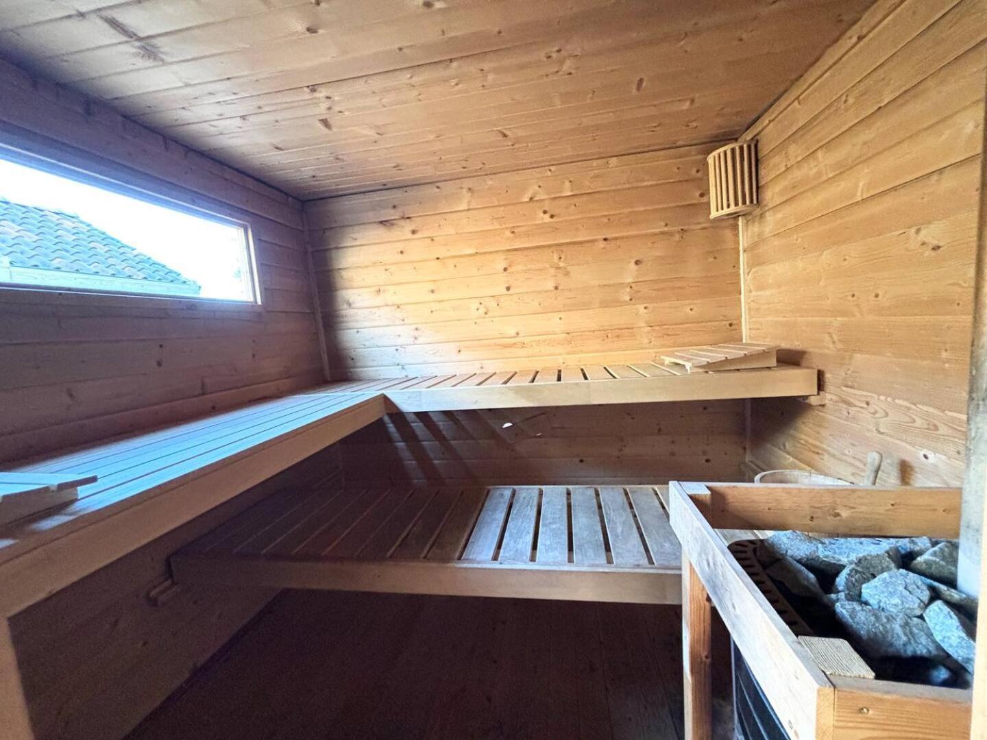 Bed And Breakfast Heerenveen Centrum Met Prive Sauna En Jacuzzi Экстерьер фото