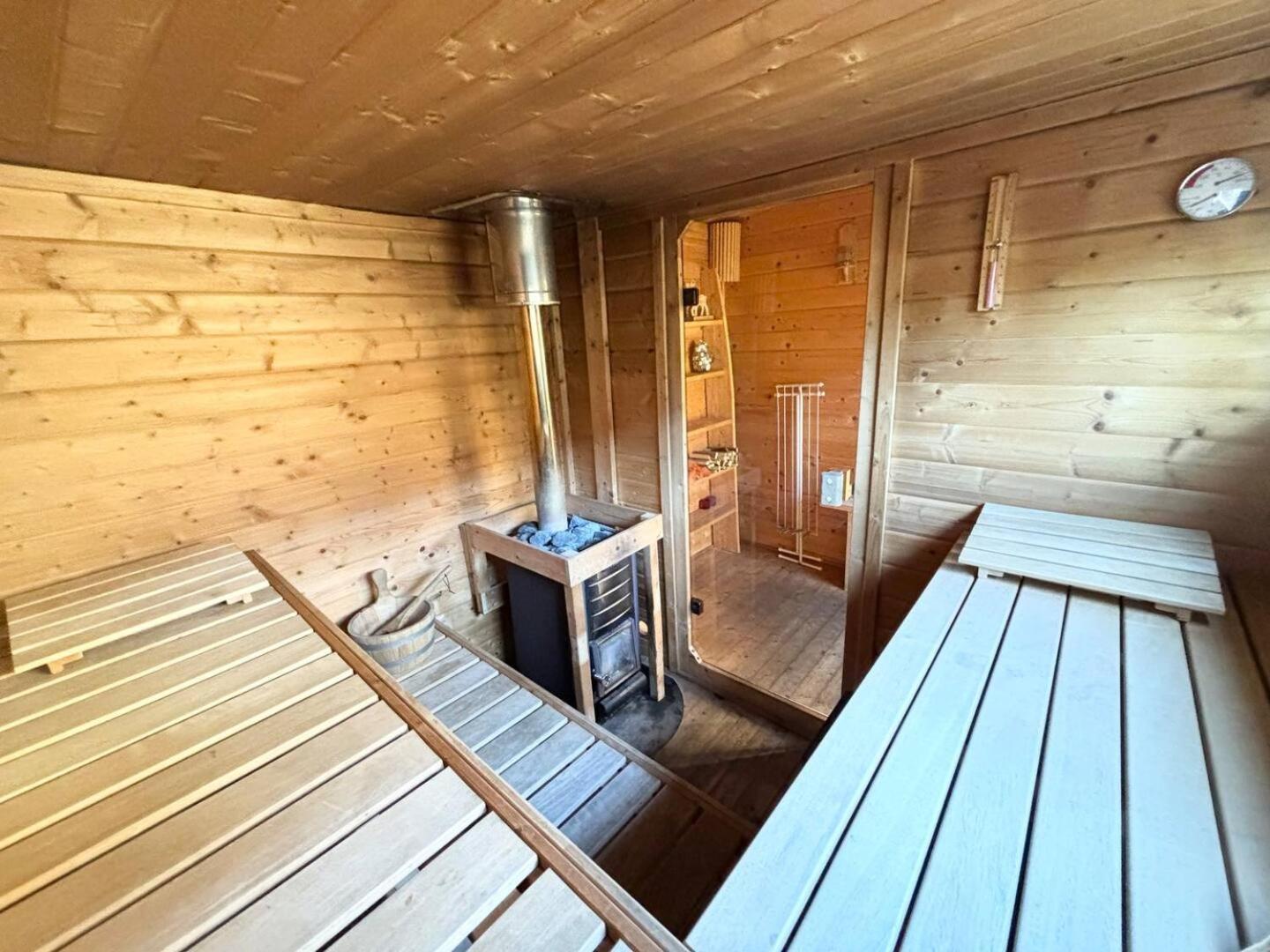 Bed And Breakfast Heerenveen Centrum Met Prive Sauna En Jacuzzi Экстерьер фото