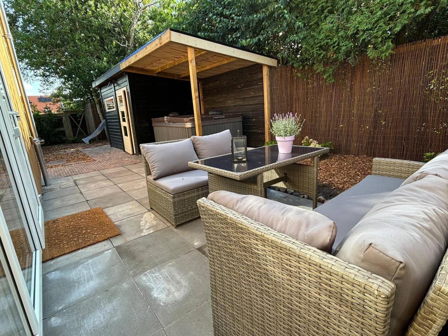 Bed And Breakfast Heerenveen Centrum Met Prive Sauna En Jacuzzi Экстерьер фото