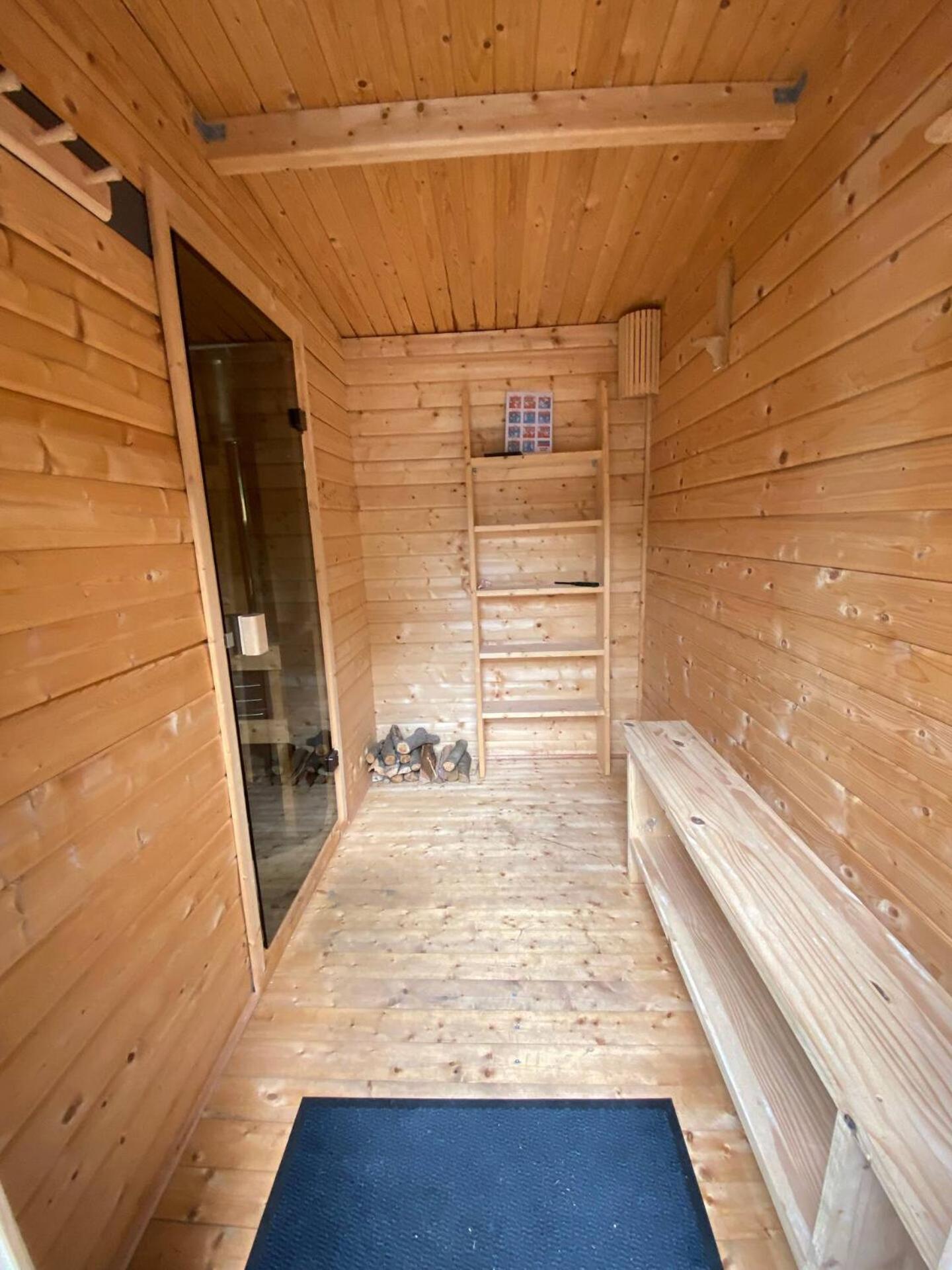 Bed And Breakfast Heerenveen Centrum Met Prive Sauna En Jacuzzi Экстерьер фото